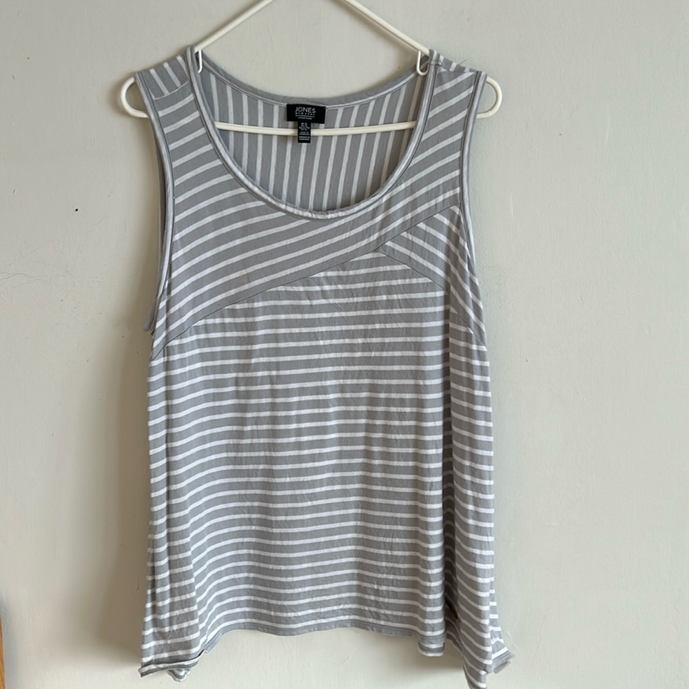 Jones New York Signature grey/white striped top